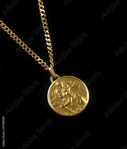 Foto ST CHRISTOPHER MEDAL, A GOOD LUCK SYMBOL