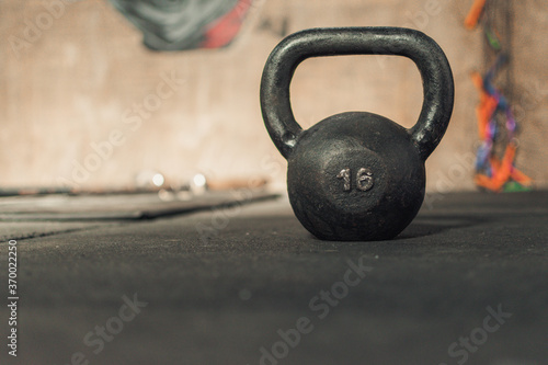 pesa rusa para entrenamiento en el gimnasio