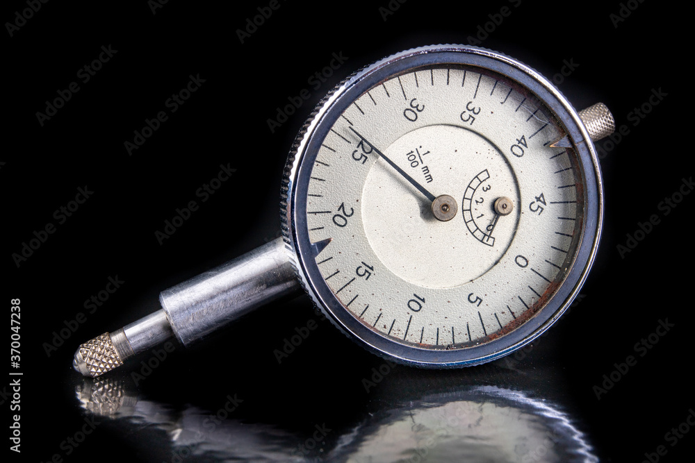 Dial gauge for measurement in the metal industry. Accessories for markers and quality controllers. Dial gauge for measurement in the metal industry. Accessories for markers and quality controllers.