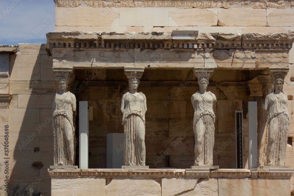 Fototapeta premium Architecturalclose-up of the Athens' Acropolis caryatids