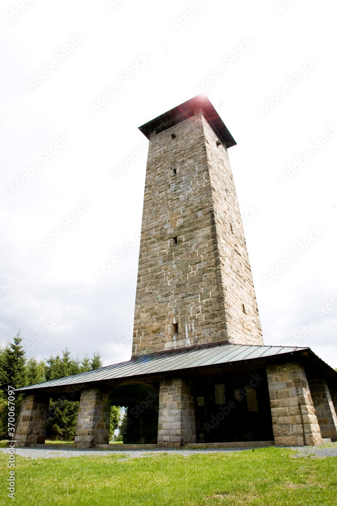 Fototapeta premium Aussichtsturm auf dem Kornberg