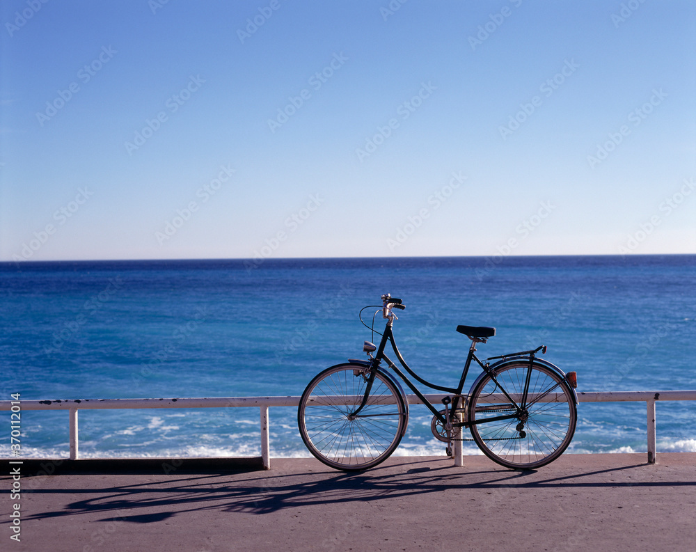 Obraz premium bicycle on the beach