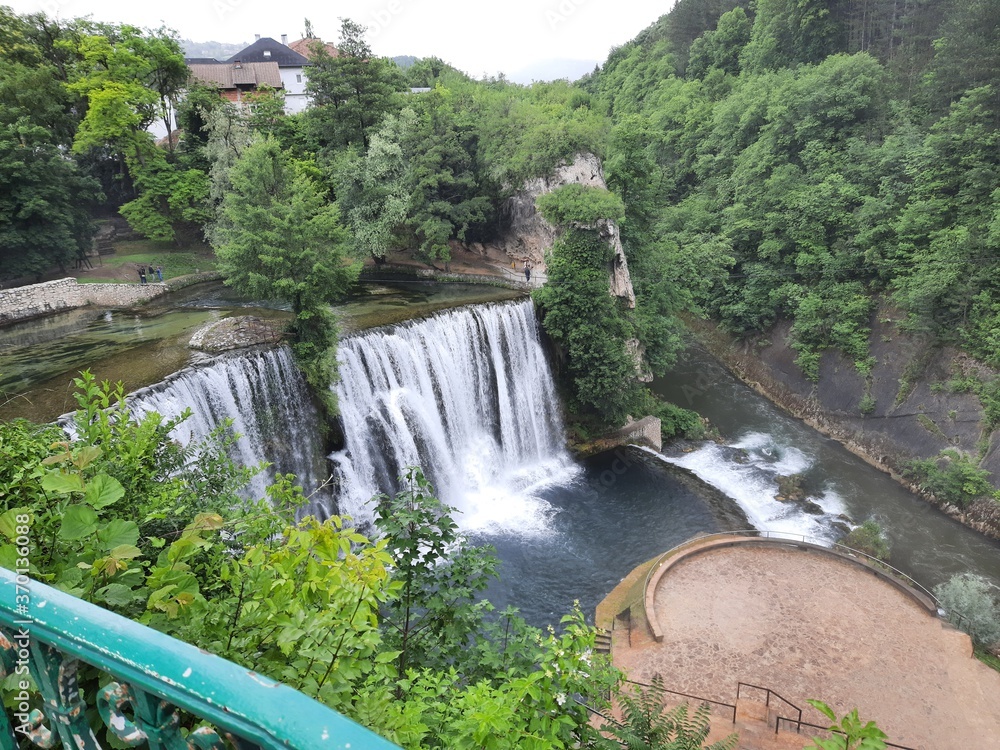 Obraz premium waterfall in the forest
