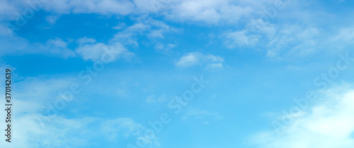 Fototapeta Naklejka Na Ścianę i Meble -  blue sky with beautiful natural white clouds	
