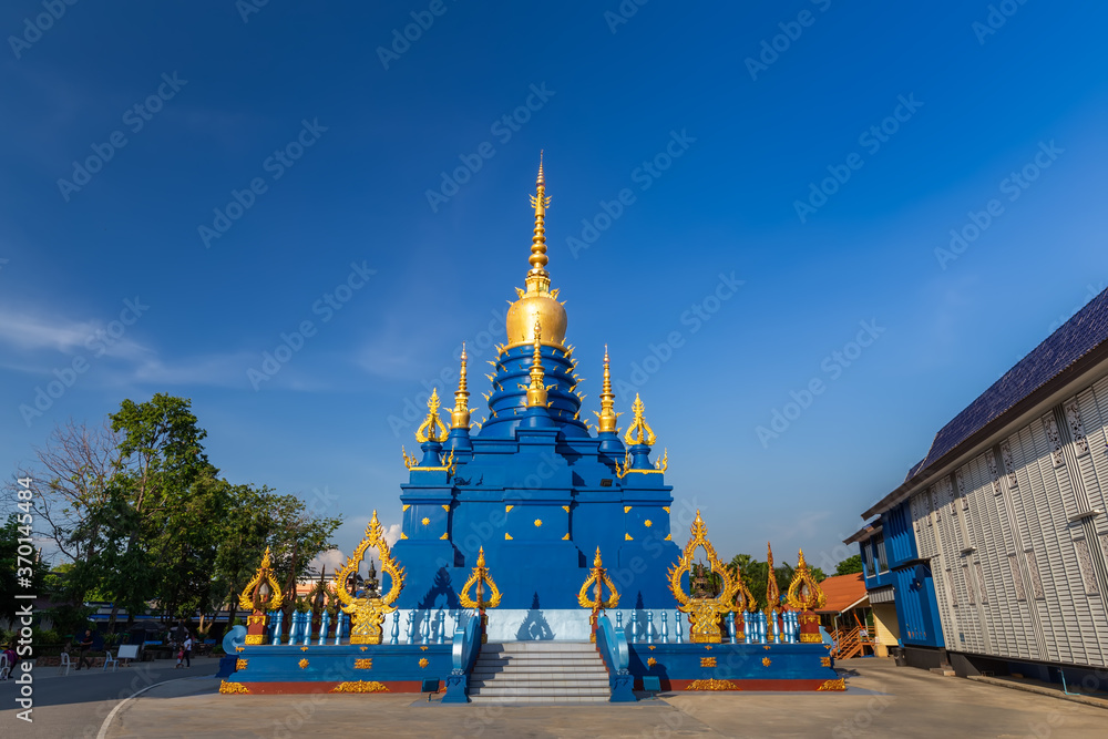 Naklejka premium Wat Rong Suea Ten or the Blue Temple is above all its magnificent blue interior at Chiang Rai, Thailand