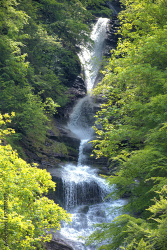 Kleiner Wasserfall im Weisstannental in der Schweiz 28.5.2020
