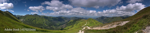 Panorama z Kończystego Wierchu na Tatry Zachodnie i Dolinę Chochołowską Czubik i Trzydniowiański Wierch - Zejscie na Czubik