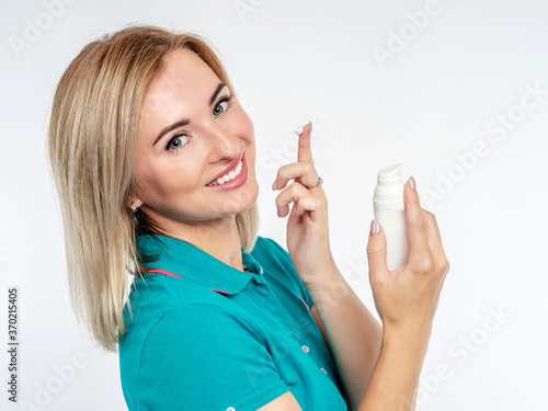 Facial cream. Skin care. Be...