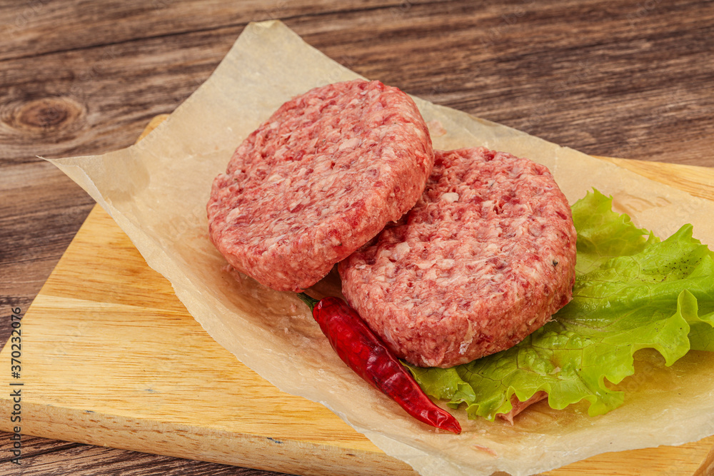 Raw beef cutlet for burger