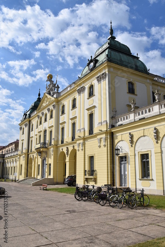 Pałac Branickich w Białymstoku - Polski Wersal na Podlasiu. Perła Podlasia dzięki Janowi Klemensowi Branickiemu w Białymstoku powstała rezydencja wzorowana na francuskich pałacach.