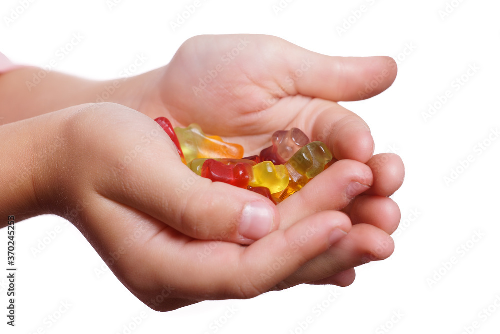 Kind hält Gummitiere