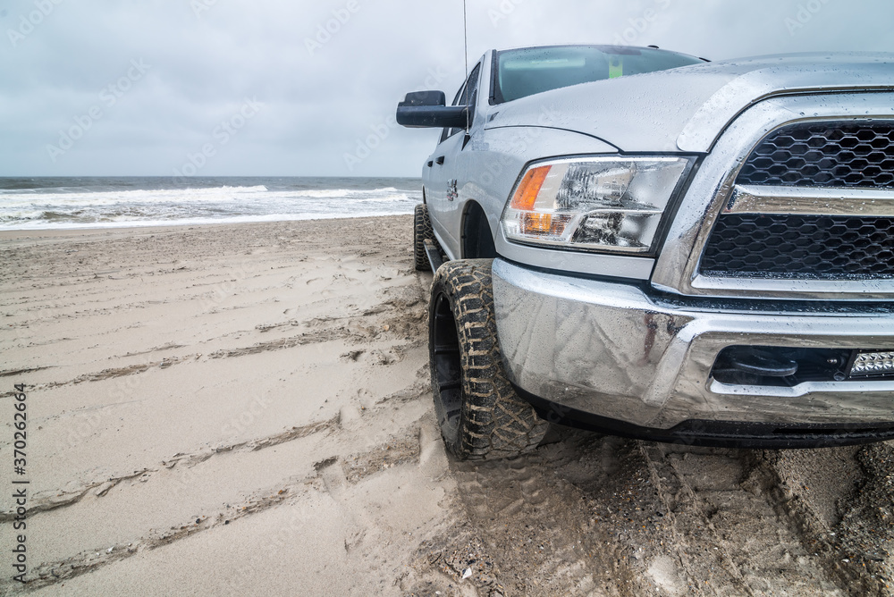 driving 4x4 on fort fisher park beach in north carolina
