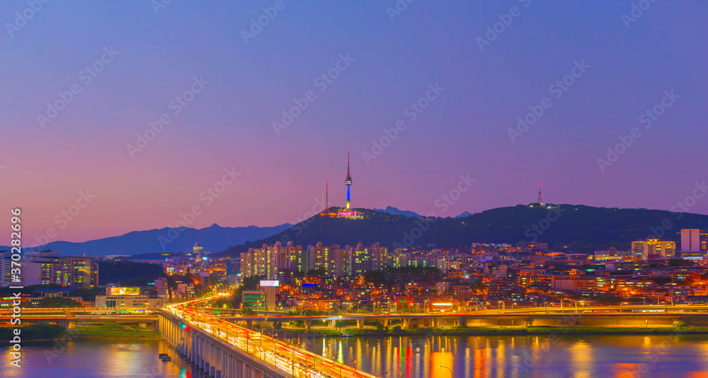 
view of traffic and sunset at Banpo Bridge, The Best View Of seoul city South Korea.