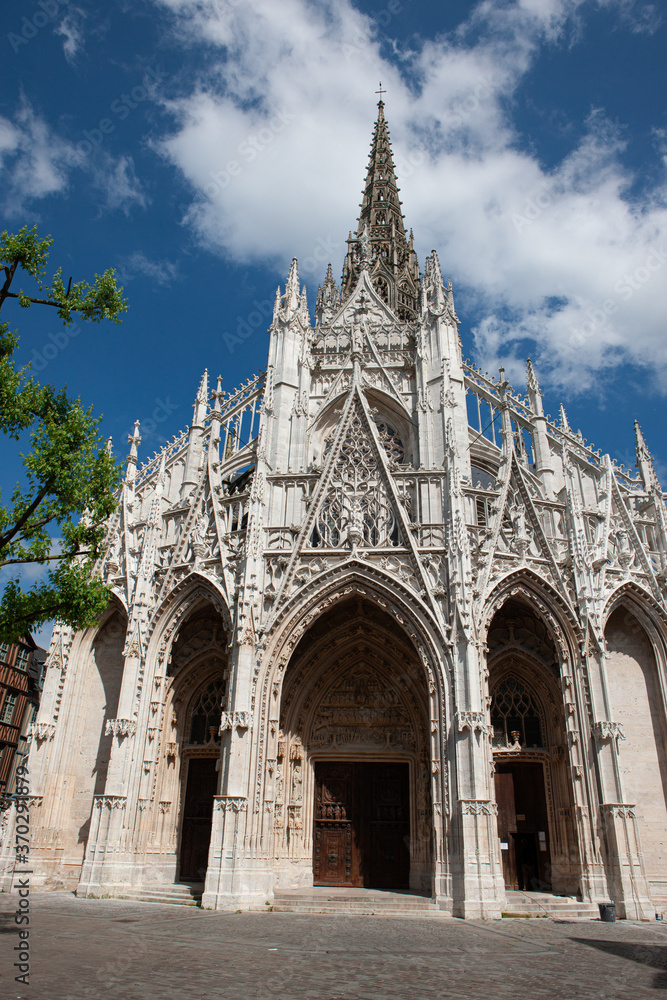 Fototapeta premium Catholic church in Rouen