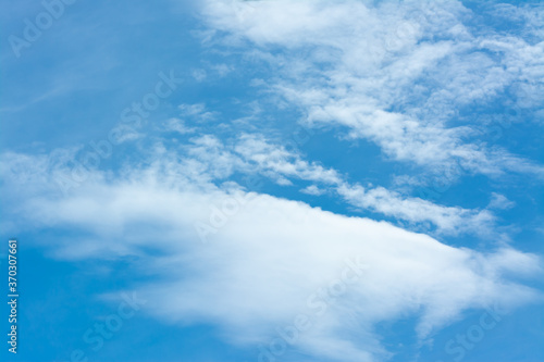 Fototapeta Naklejka Na Ścianę i Meble -  Soft blur of blue sky and cloud for backgrund