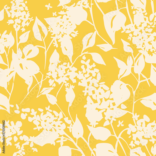 Plain floral drawing. Silhouettes of blooming lilac flowers in vintage style. Elegant seamless botanical pattern made of spring flowers. Nature ornament for textile, fabric, wallpaper, surface design.