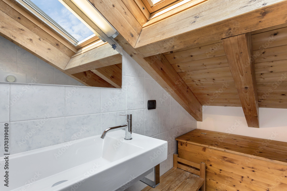 Practical italian bathroom Practical italian bathroom