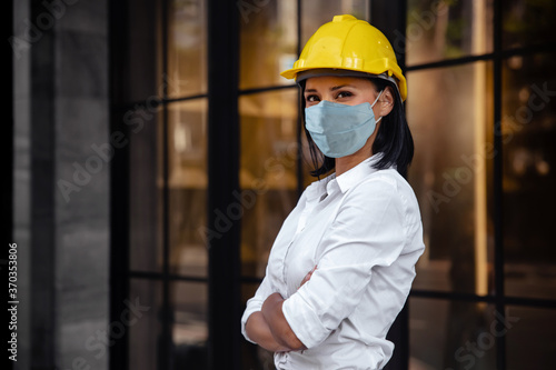 Foto Portrait of a Confident Construction Engineer Woman