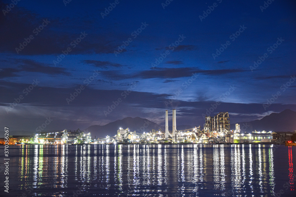 Fototapeta premium 徳山工場夜景