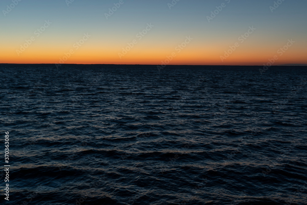 Obraz premium Dawn over the sea, morning