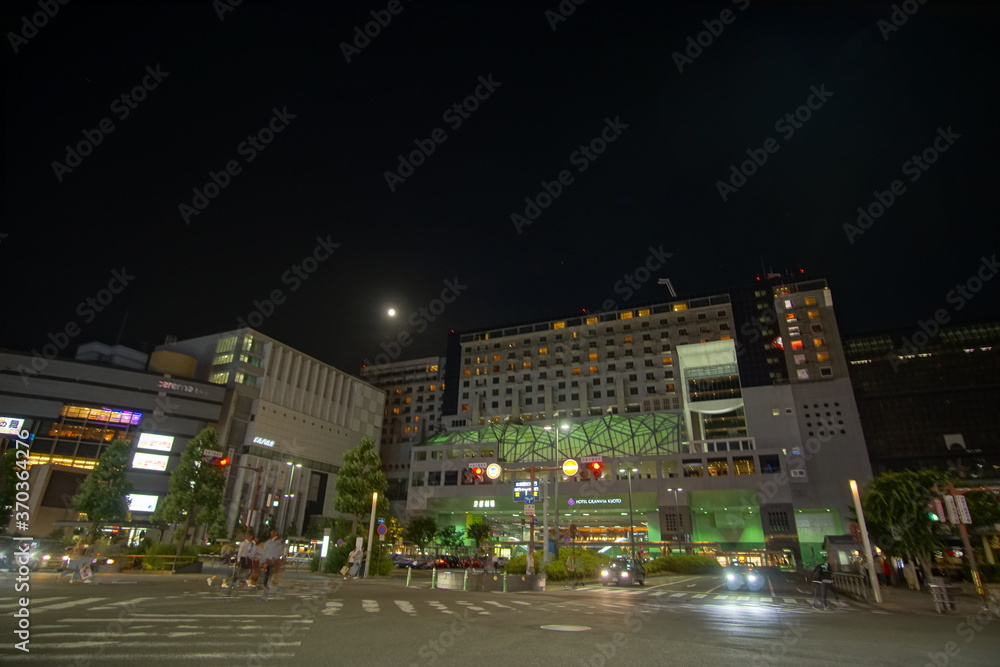 Fototapeta premium Kyoto tower at night, Japan