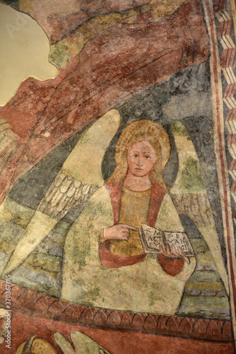 Fresque de l'abside de la chapelle romane Santa Maria Assunta à Favalello, Corse