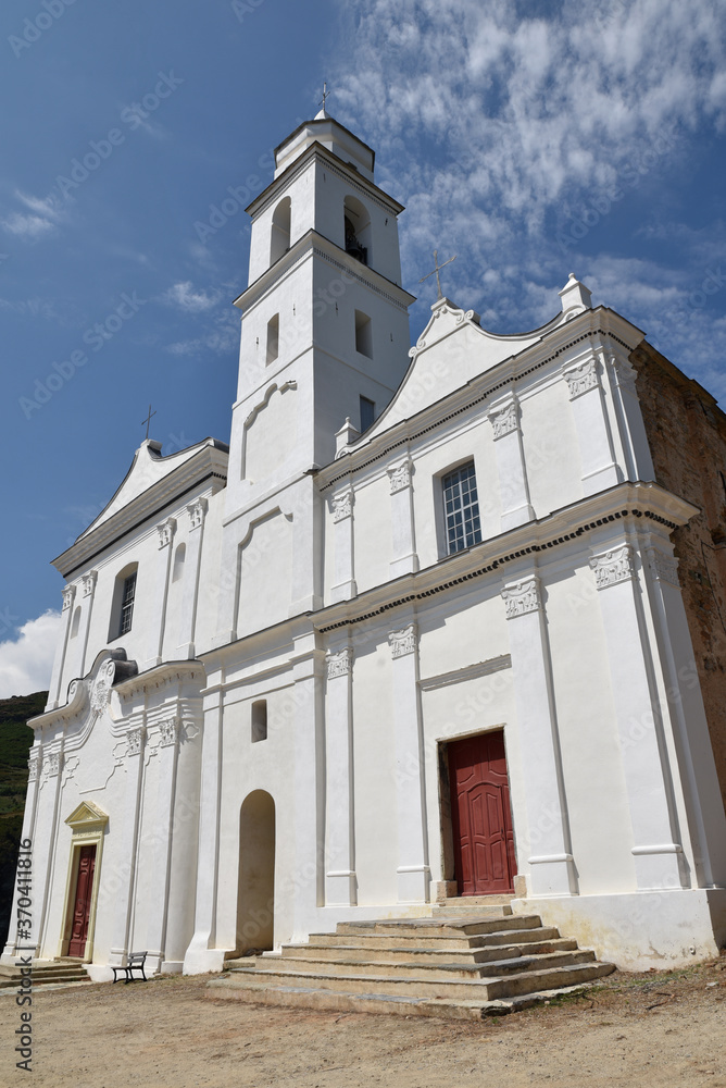 Obraz premium Façade baroque de l'église Saint-Jean à Santo Pietro di Tenda, Corse 