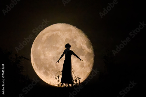 Photography The Woman in the Moon 
Die Frau im Mond