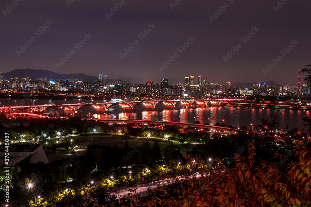 Obraz premium Fantastic night view of Seoul,town and street.