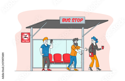 Male Characters Record Video of Harassment to Young Woman on Smartphone to Publish in Social Media Networks, Exaction