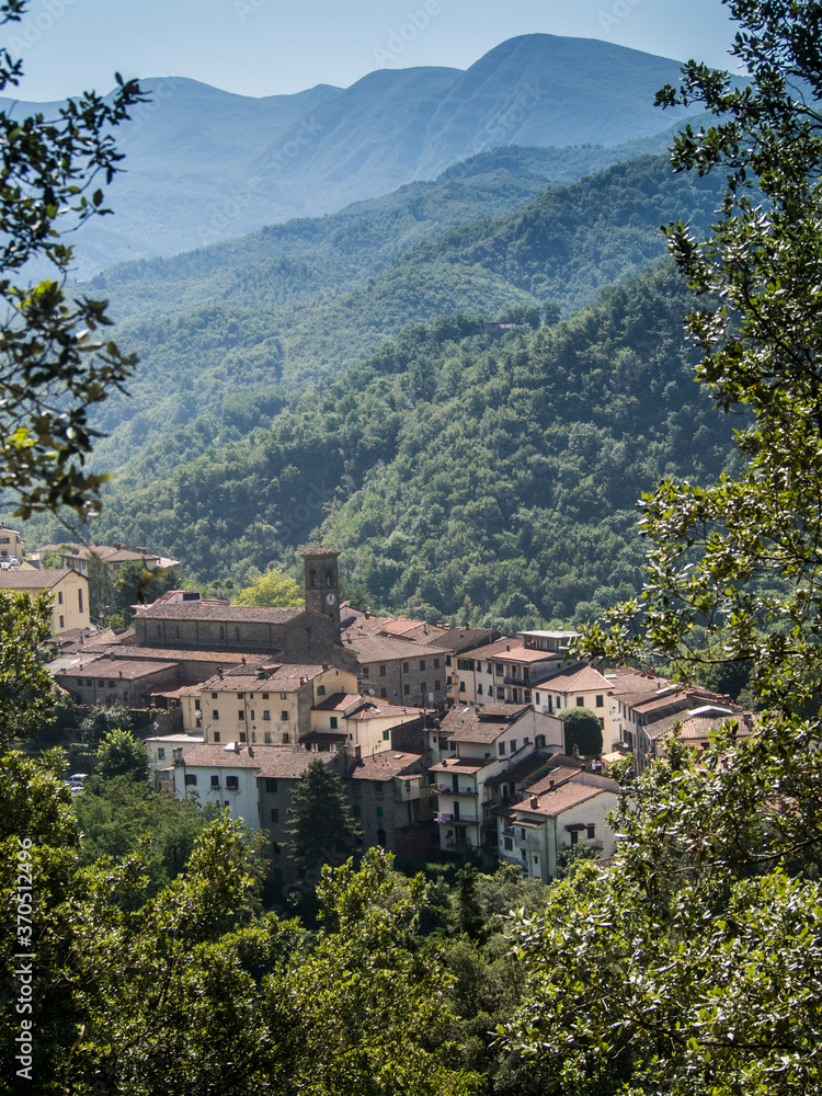 Italia, Toscana, zona del Mugello. Vicchio del Mugello, colle di  Vespignano, casa natale di Giotto. Photos | Adobe Stock