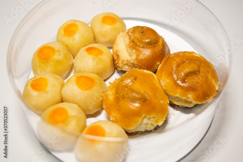 Thai sweets with yellow beans inside