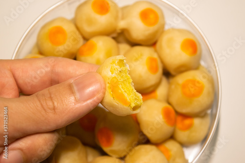 Thai sweets with yellow beans inside