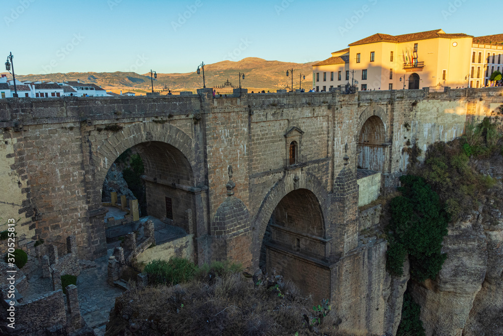 Ronda es un pueblo de la provincia de Málaga en Andalucía que destaca por sus miradores, como los que se pueden apreciar en las imagenes.