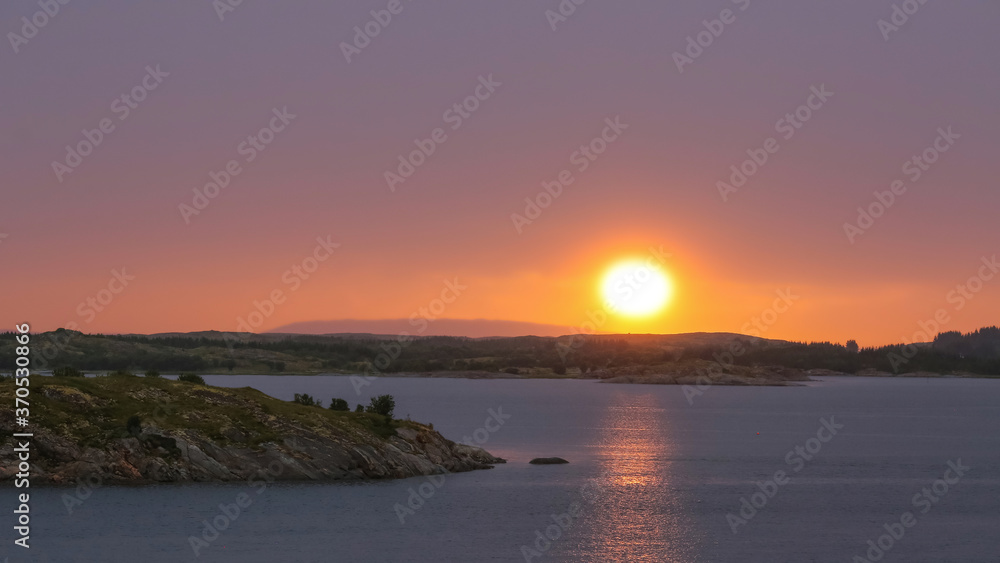 Midnight sun , Roervik, Norway