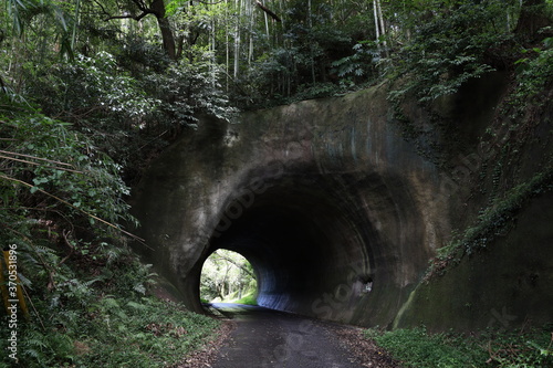 手掘りトンネル