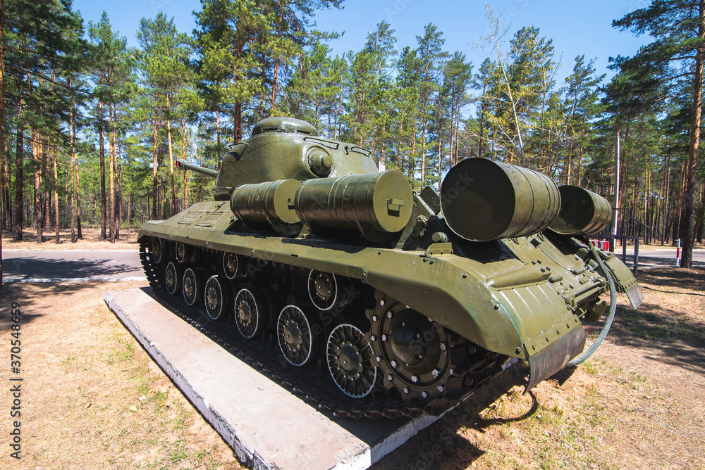 Legendary Soviet guards heavy tank is 2 of world war II