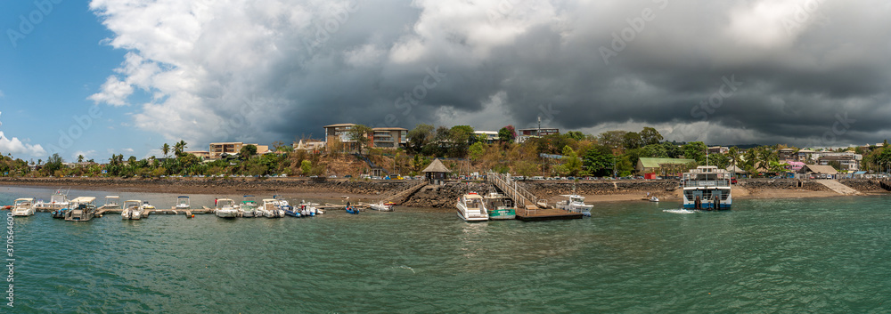 Point de vue du port de Mamoudzou, Grande Terre, depuis la mer - Mayotte