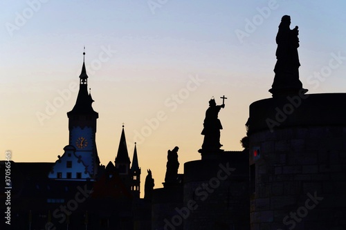 Würzburg, kurz vor Sonnenaufgang 