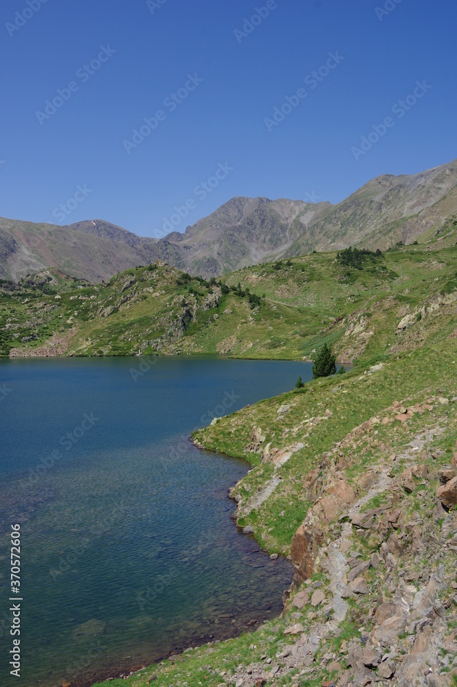 Massif du Carlit dans les Pyrénées Orientales et lac des Bouillouses montagne du sud du Pays catalan du Languedoc Massif du Carlit dans les Pyrénées Orientales et lac des Bouillouses montagne du sud du Pays catalan du Languedoc