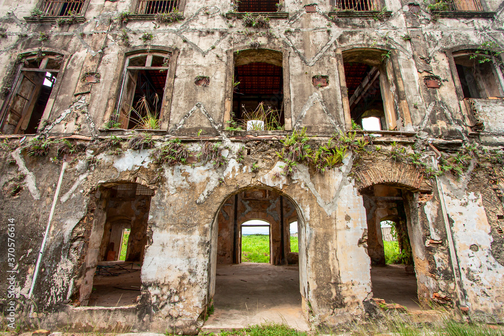 Palacete Camelier, antiga residência de Roberto Camelier, em Belém do Pará. Ruínas do casarão abandonado, marco histórico da cidade.