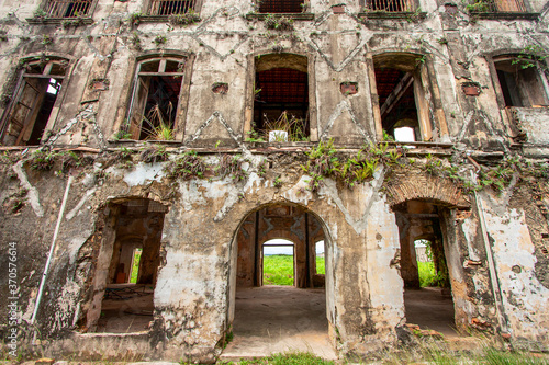 Palacete Camelier, antiga residência de Roberto Camelier, em Belém do Pará. Ruínas do casarão abandonado, marco histórico da cidade.