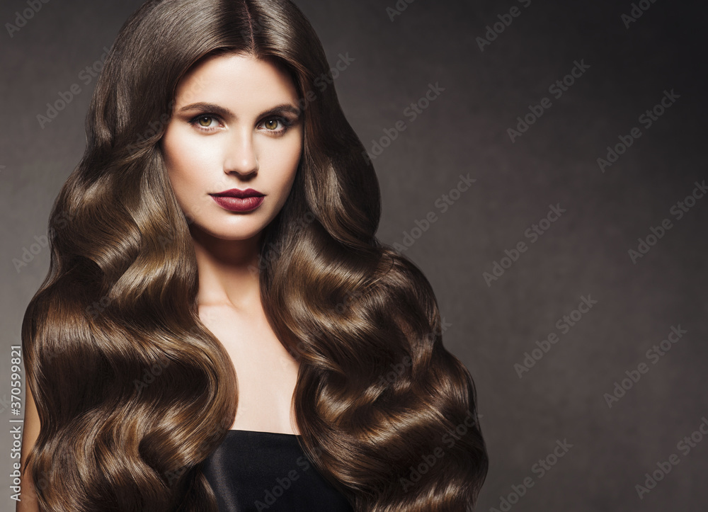 Fototapeta premium Beautiful hair brunette woman healthy skin fashion make up natural hairstyle