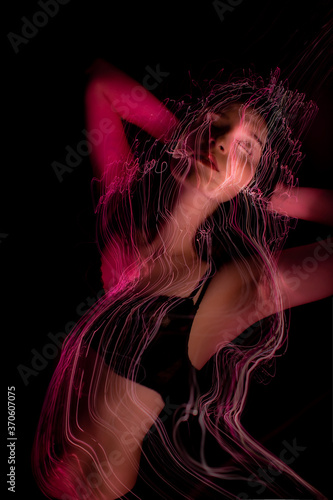 light painting portrait  new art direction  long exposure photo without photoshop  light drawing at long exposure  