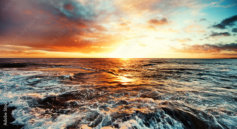 Obraz premium sunset at the beach