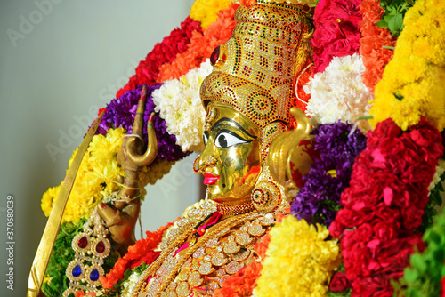 Cuadro en lienzo Indian Traditional hindu goddess amman pooja at home
