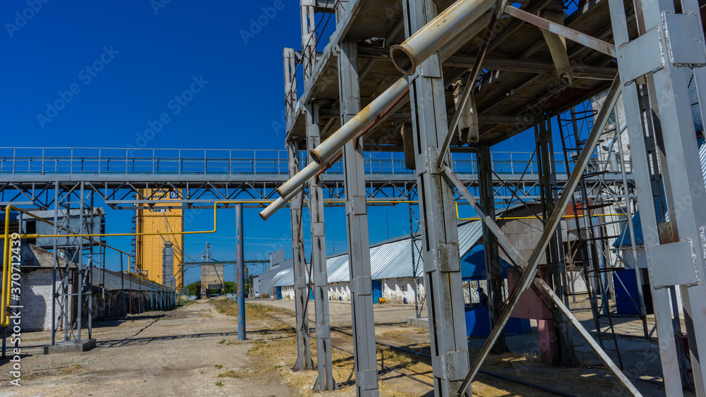 Elevator grain loading point and granary. Complex for storing grain, corn, sunflower and rapeseed. Agriculture, agribusiness. Elevator grain loading point and granary. Complex for storing grain, corn, sunflower and rapeseed. Agriculture, agribusiness.