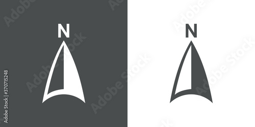 Símbolo del norte. Logotipo flecha de brújula con letra N en fondo gris y fondo blanco