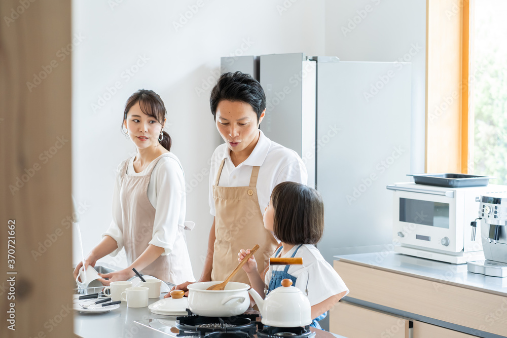 アジア人 家族 団らん ポートレート アジア人 家族 団らん ポートレート