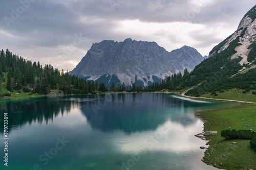 Fototapeta Naklejka Na Ścianę i Meble -  Lake and mountains, view to the Zugspitze from Seebensee, Austria